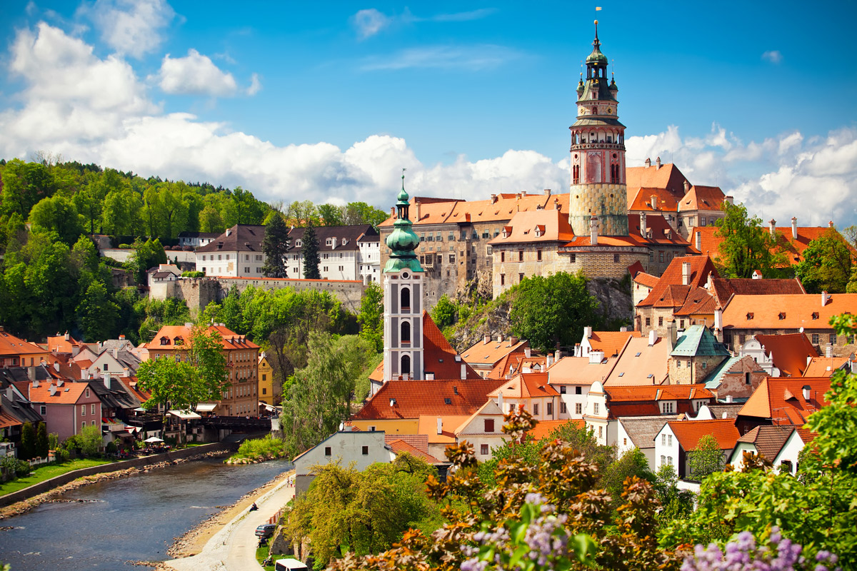 Castle-cesky-krumlov-czech-republic-eastern-europe-expat-explore.jpg
